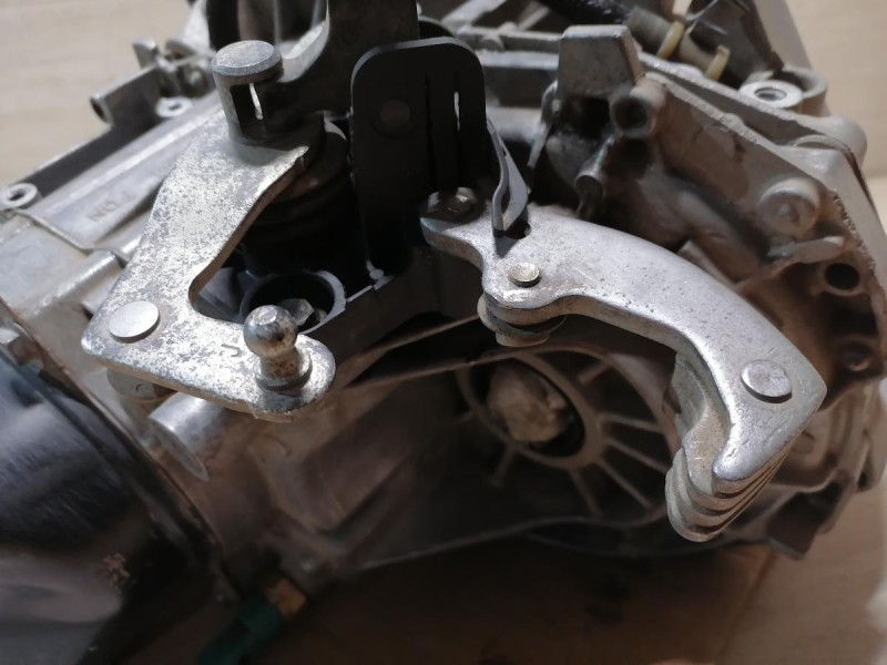 Logan №52 коробка мкпп рест