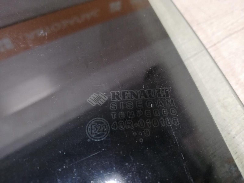 Logan №52 стекло заднее правое 19