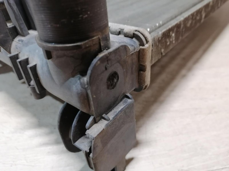 Logan №52 радиатор охлаждения двигателя не ориг деф