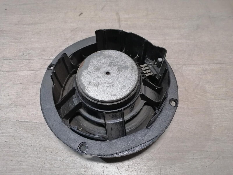 Passat B6 динамик задний