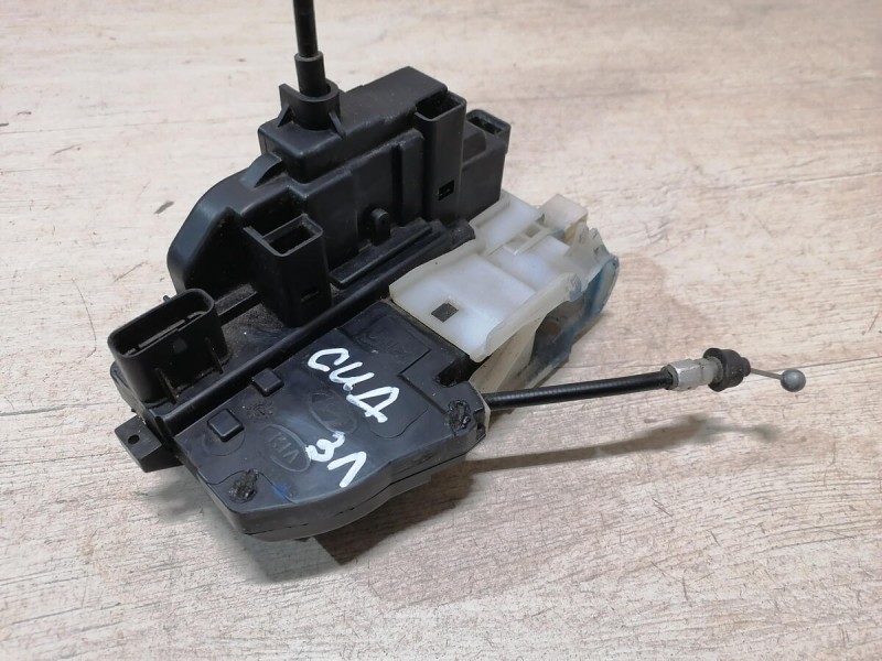 Ceed 1 П замок двери задний левый