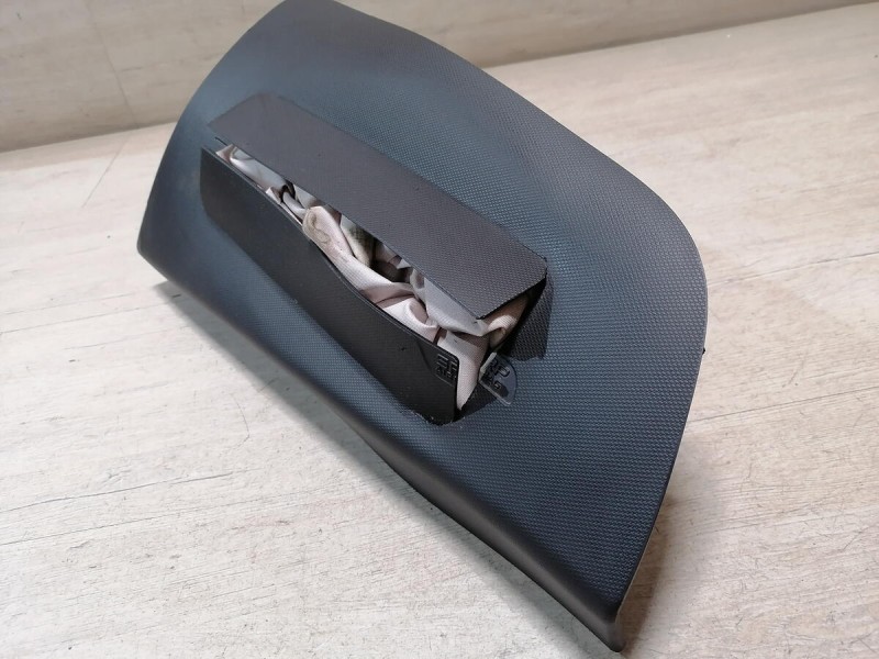 Sandero №19 подушка безопасности пассажира стрел