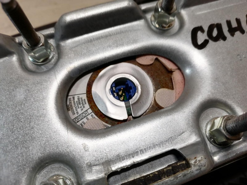 Sandero №19 подушка безопасности пассажира стрел