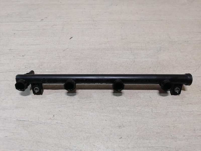 Almera G15 №13 рампа топливная K4M 16кл