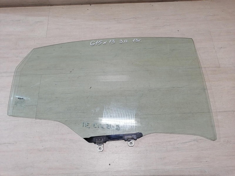 Almera G15 №13 стекло заднее правое 13