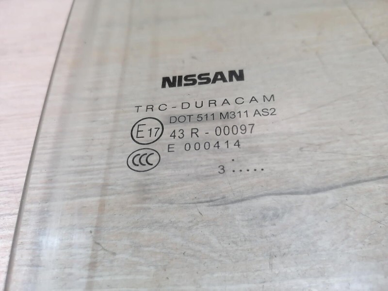 Almera G15 №13 стекло заднее правое 13