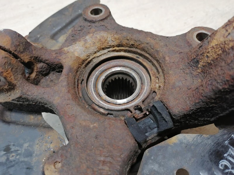 Almera G15 №13 кулак правый