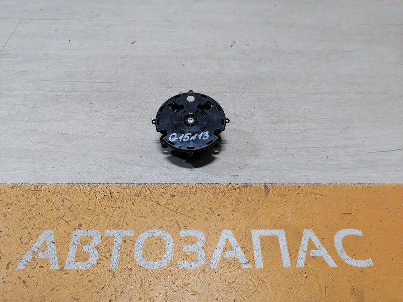 Almera G15 №13 моторчик зеркала