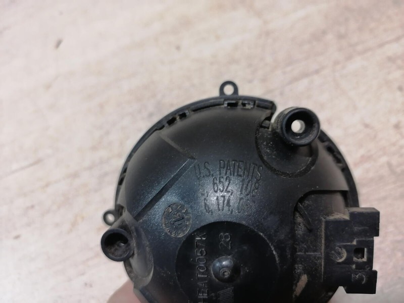 Almera G15 №13 моторчик зеркала