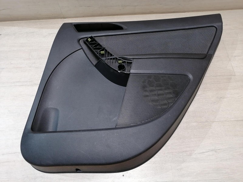 Yeti обшивка двери задняя правая эл