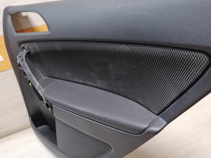 Yeti обшивка двери задняя правая эл