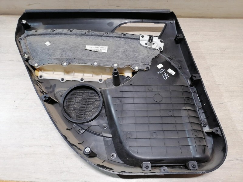 Yeti обшивка двери задняя правая эл