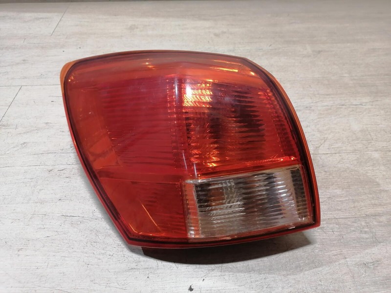 Qashqai №5 фонарь левый в крыло