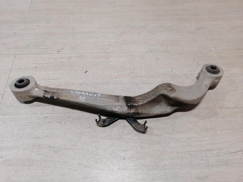 Qashqai №5 рычаг задний верхний правый