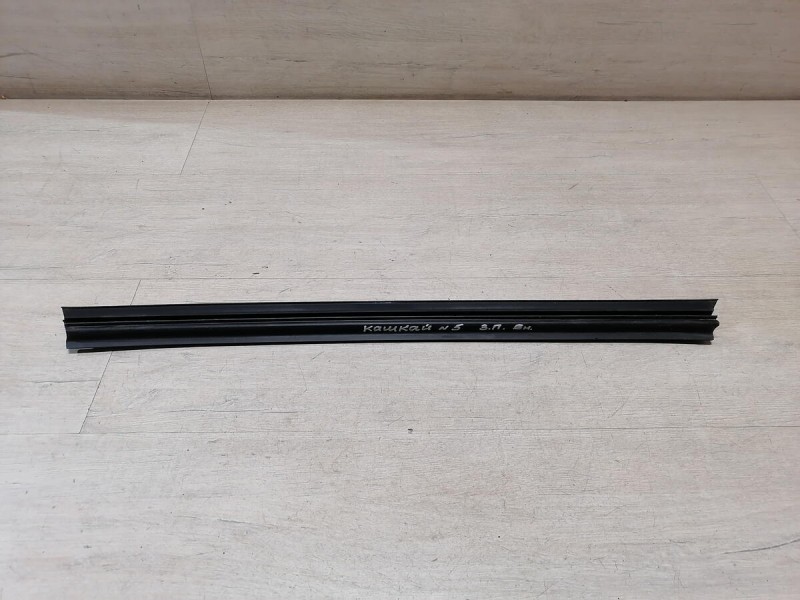 Qashqai №5 бархотка внутренняя задняя правая