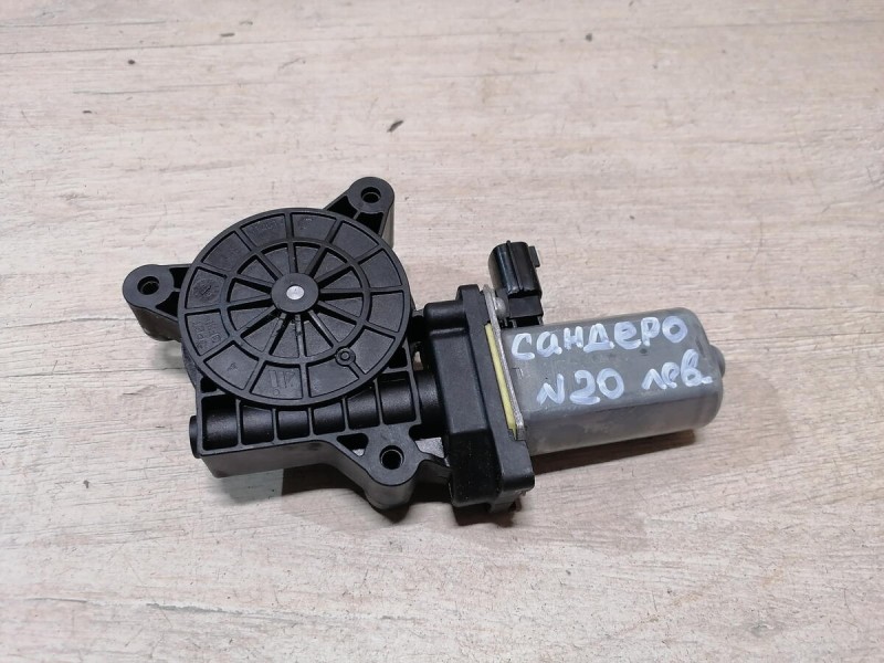 Sandero 2 №20 моторчик стеклоподъемника левый