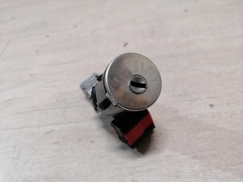 Sandero 2 №20 замок зажигания к-кт