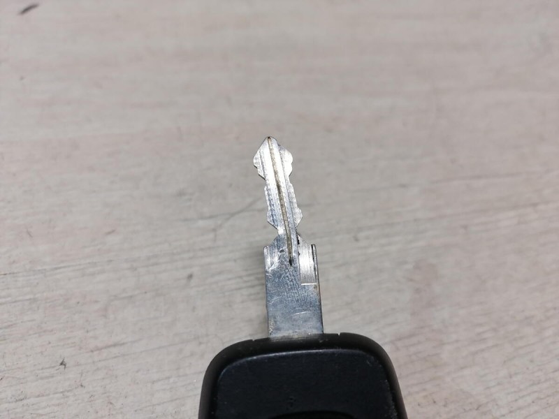 Sandero 2 №20 замок зажигания к-кт