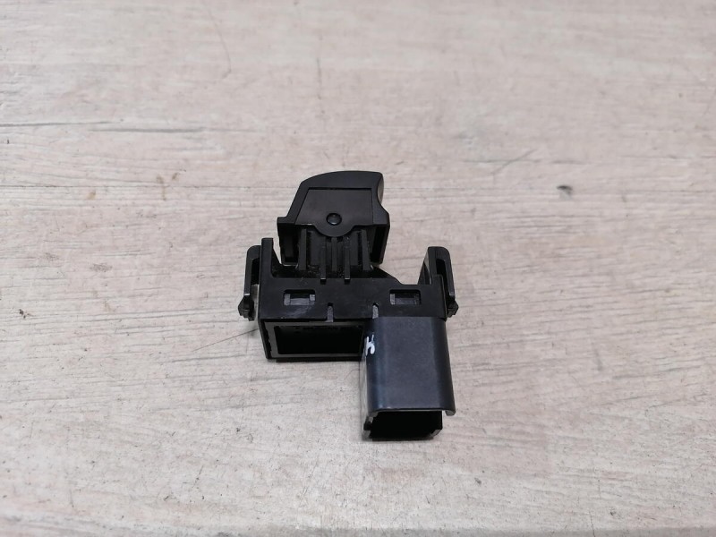 Outlander 3 №1 кнопка стеклоподъемника