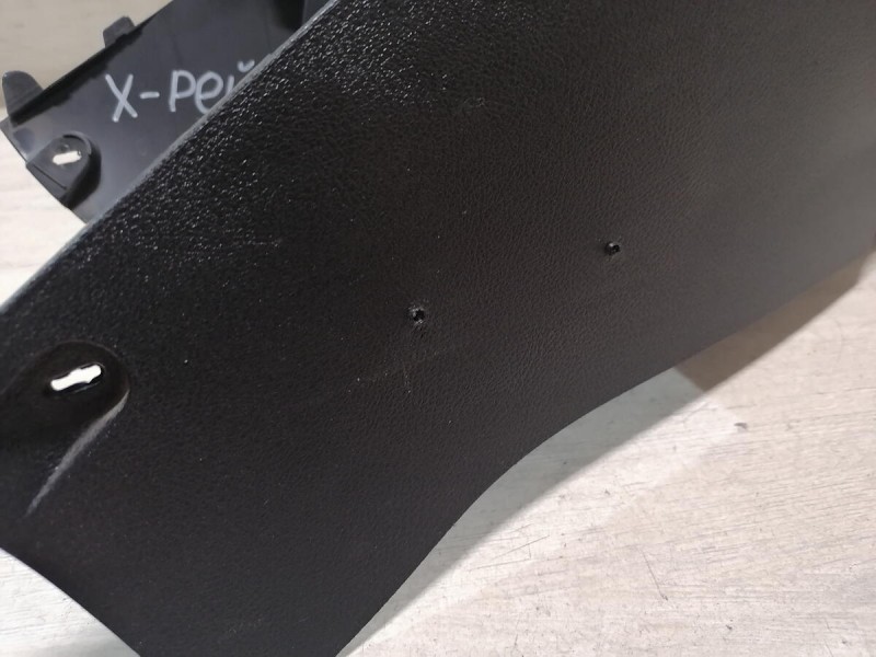 XRay 1 №1 консоль центральная с подстаканниками