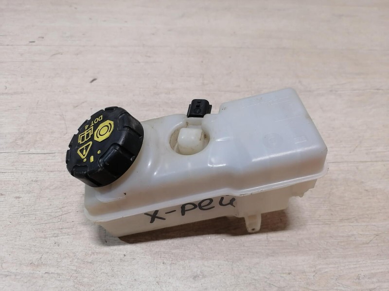 XRay 1 №1 бачок тормозного цилиндра