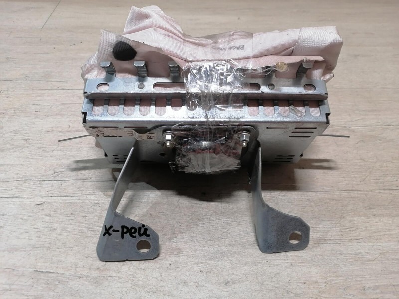 XRay 1 №1 подушка безопасности пассажира стрел