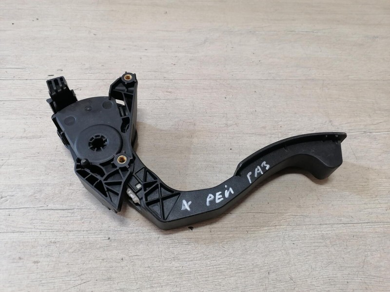 XRay 1 №1 педаль газа