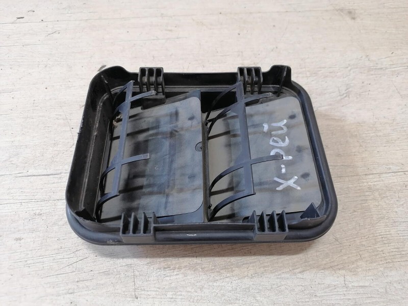 XRay 1 №1 решетка вентиляции багажника