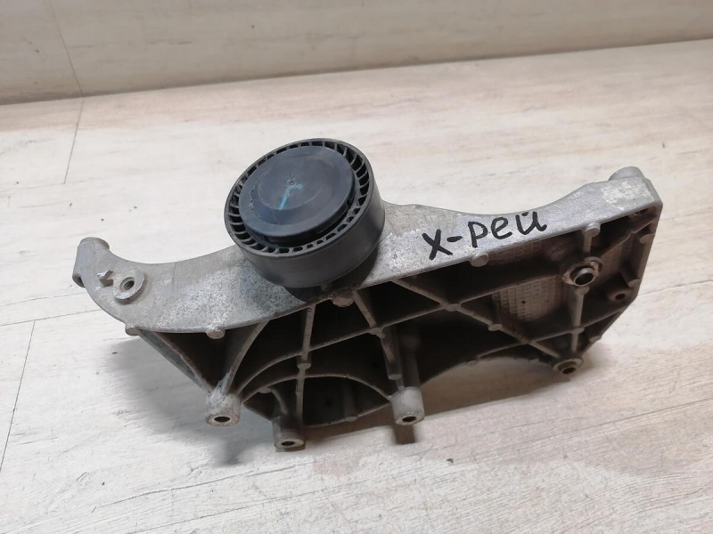 XRay 1 №1 кронштейн генератора кондиционера