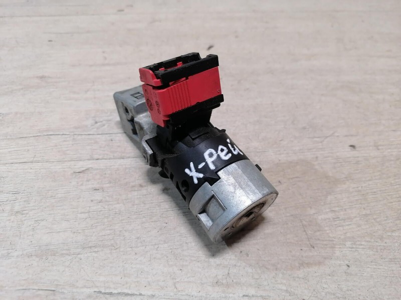 XRay 1 №1 замок зажигания комплект