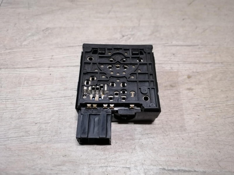 XRay 1 №1 кнопка корректор фар