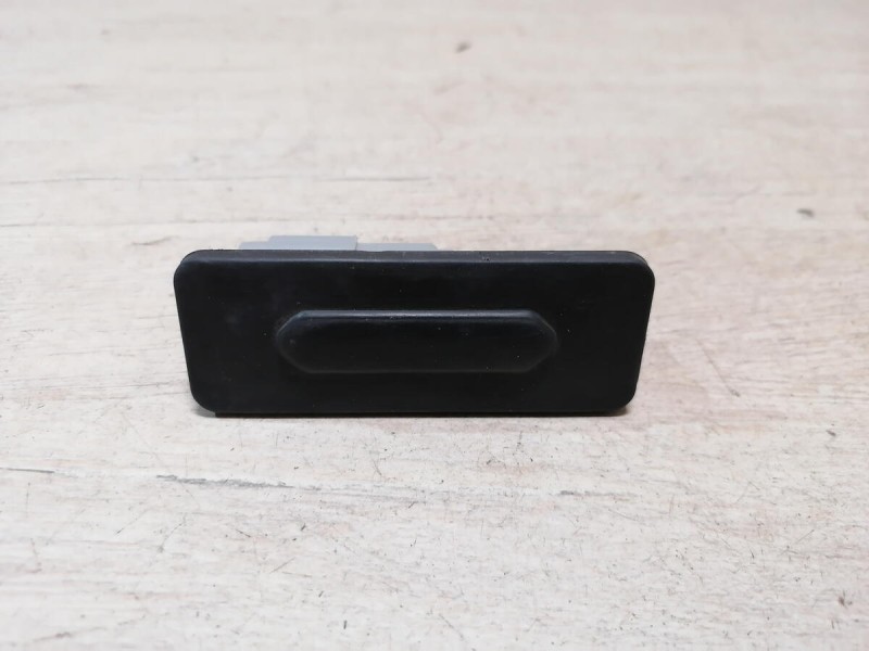 XRay 1 №1 кнопка открывания багажника