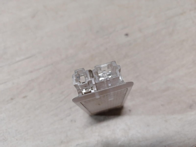 XRay 1 №1 плафон багажника