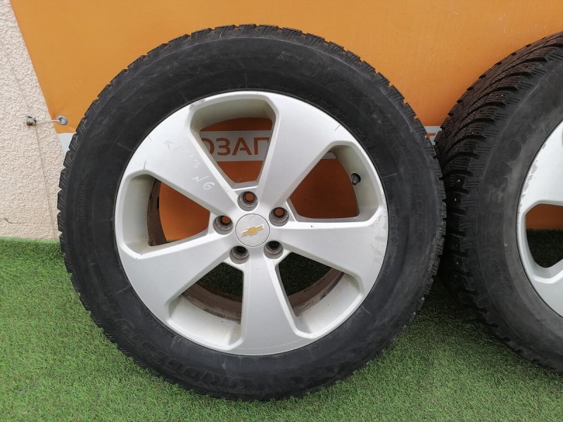 Cruze №6 резина зимняя Bridgestone Spike-01 225/60 R17 103T комплект деф