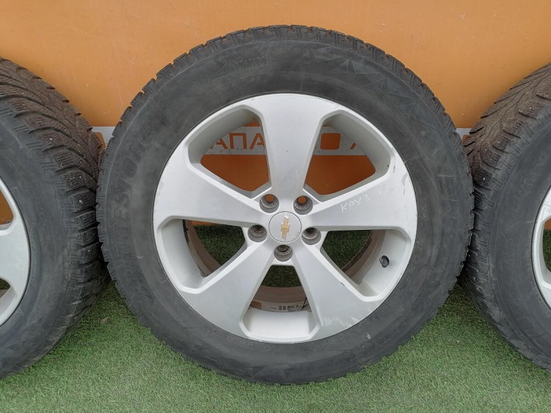 Cruze №6 резина зимняя Bridgestone Spike-01 225/60 R17 103T комплект деф