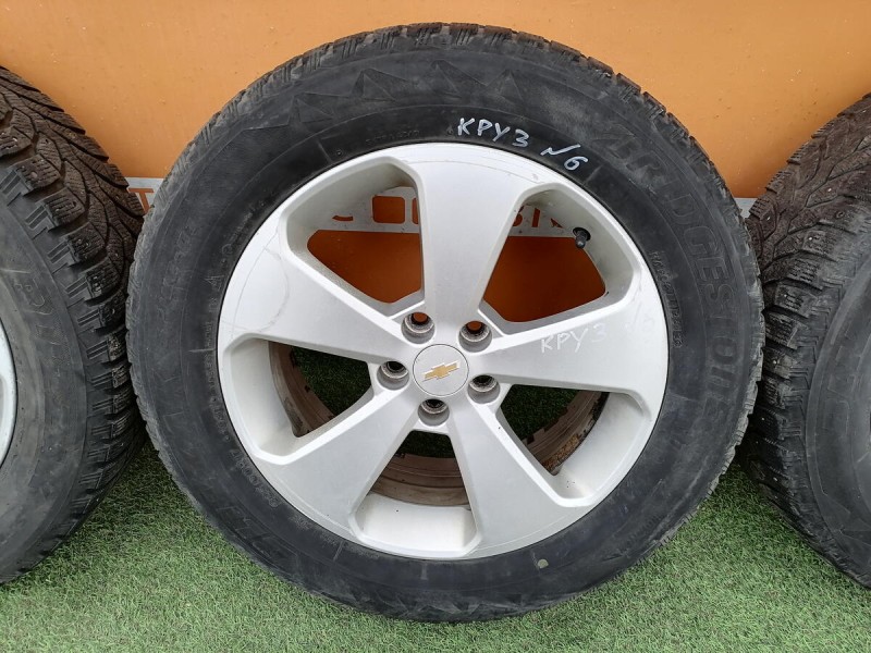 Cruze №6 резина зимняя Bridgestone Spike-01 225/60 R17 103T комплект деф