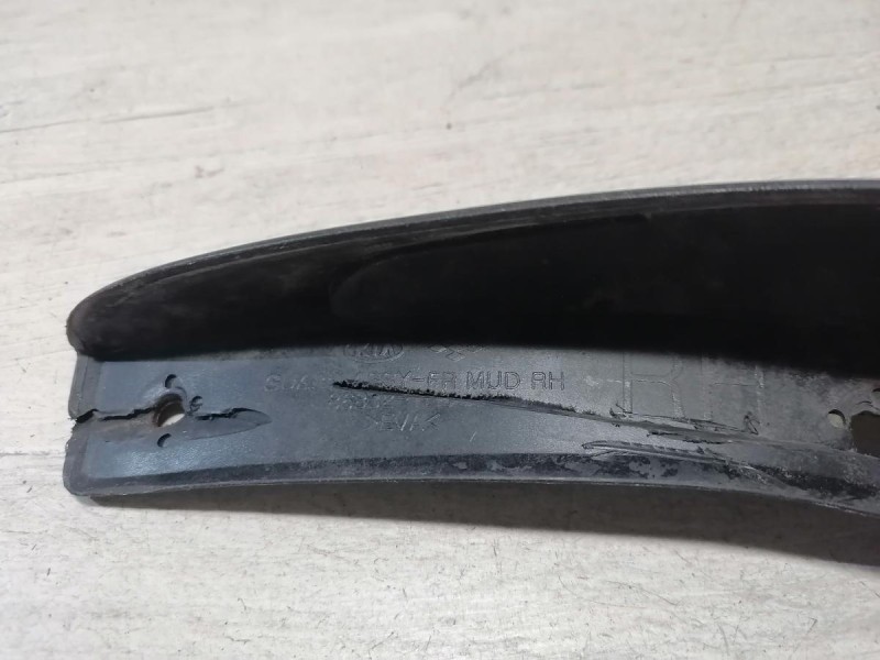 Ceed №3 брызговик передний правый деф