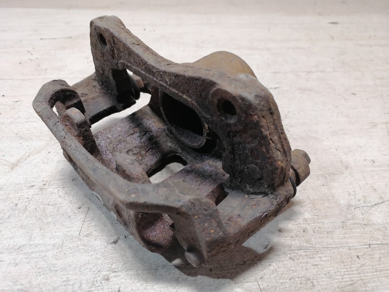 Ceed №3 суппорт передний правый 1,6