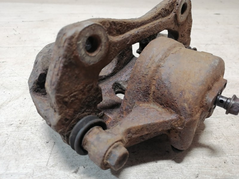 Ceed №3 суппорт передний правый 1,6