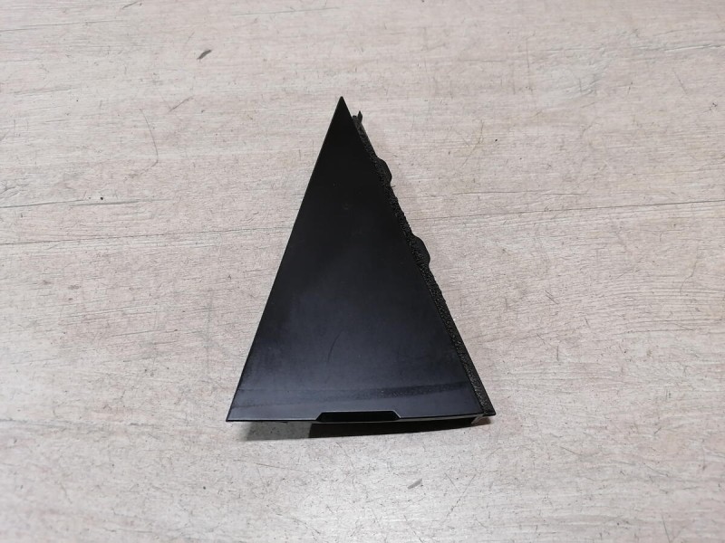 Ceed накладка двери задняя левая уголок