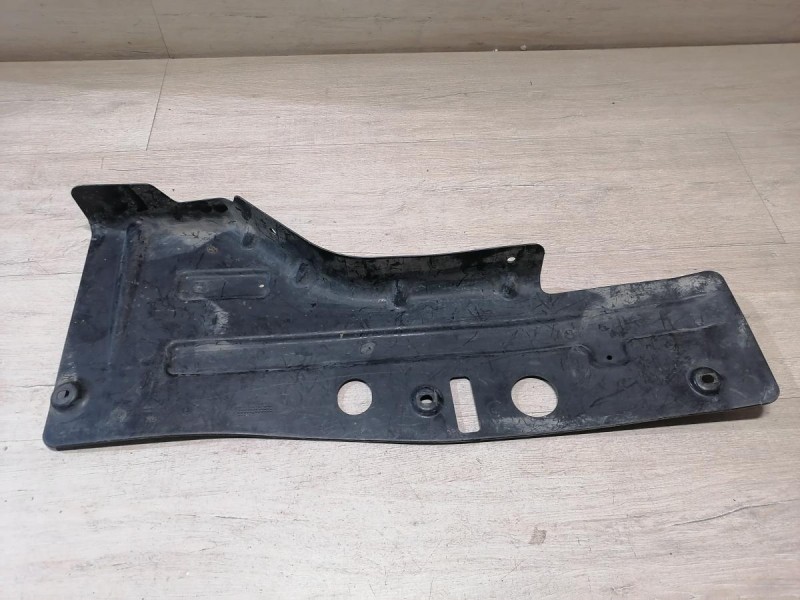 Cruze №3 пыльник двигателя нижний правый