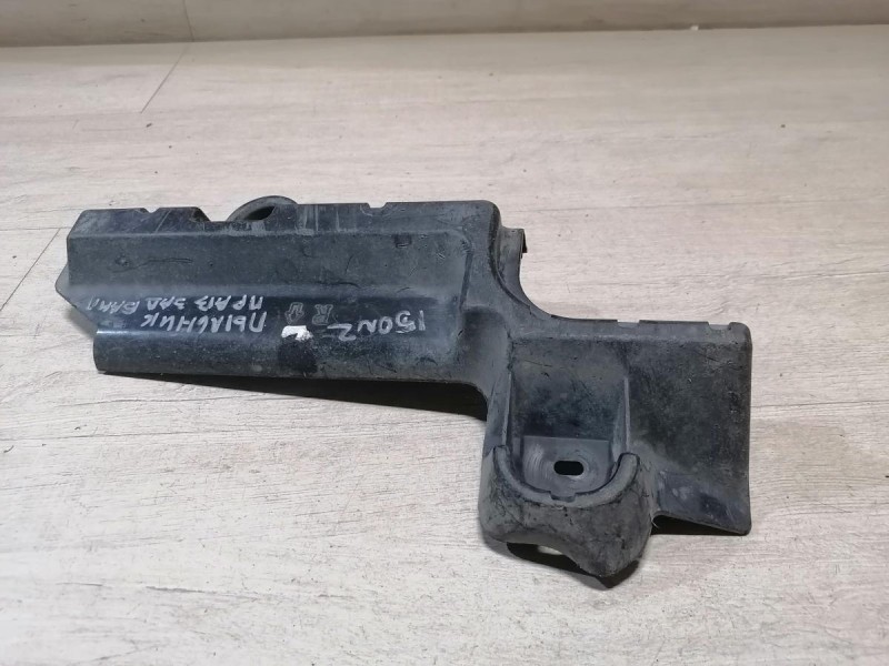 Corolla №2 пыльник заднего бампера правый