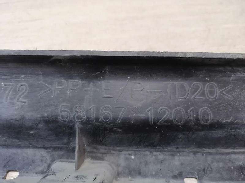 Corolla №2 пыльник заднего бампера правый