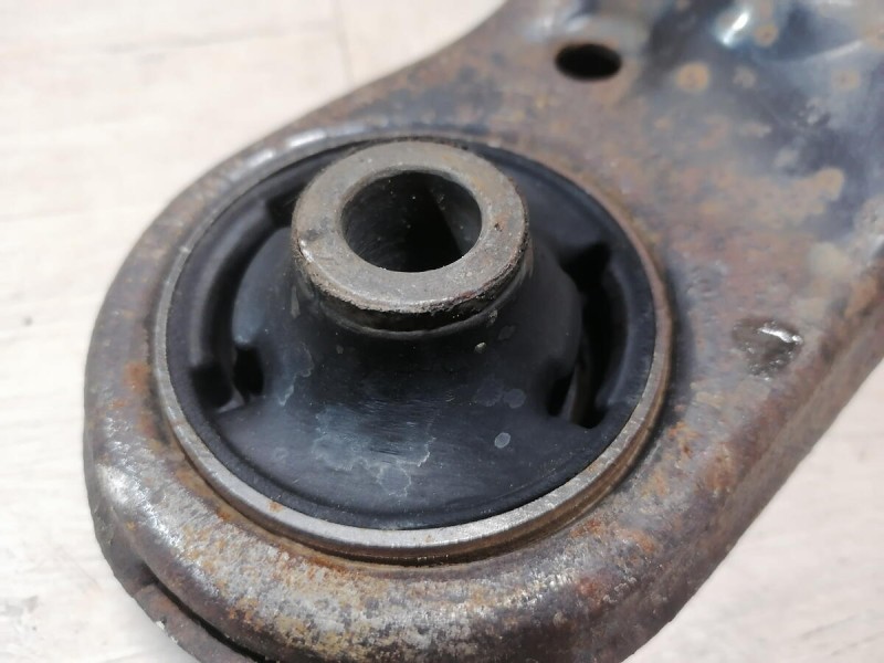 Corolla рычаг левый