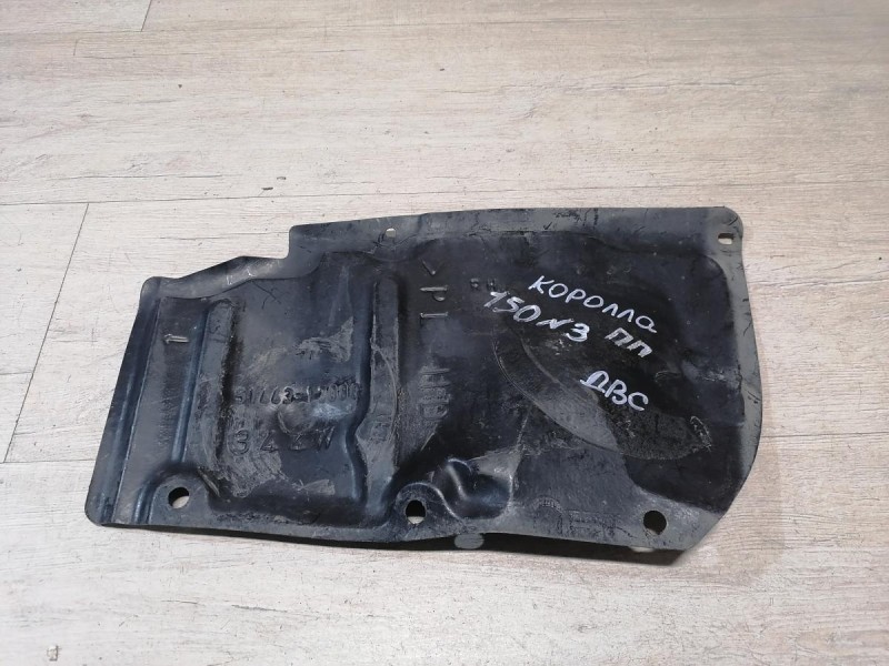 Corolla №3 пыльник двигателя правый деф