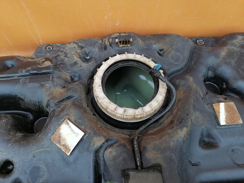 Corolla бензобак