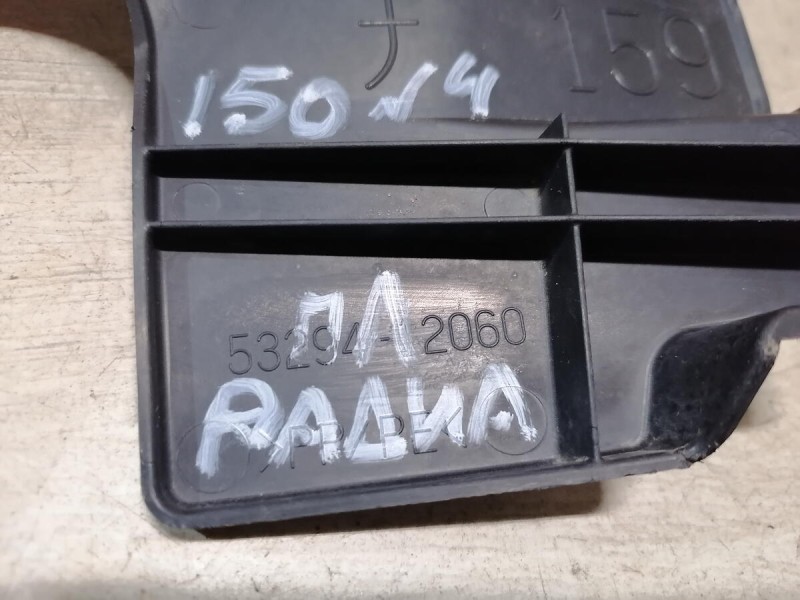 Corolla дефлектор радиатора левый