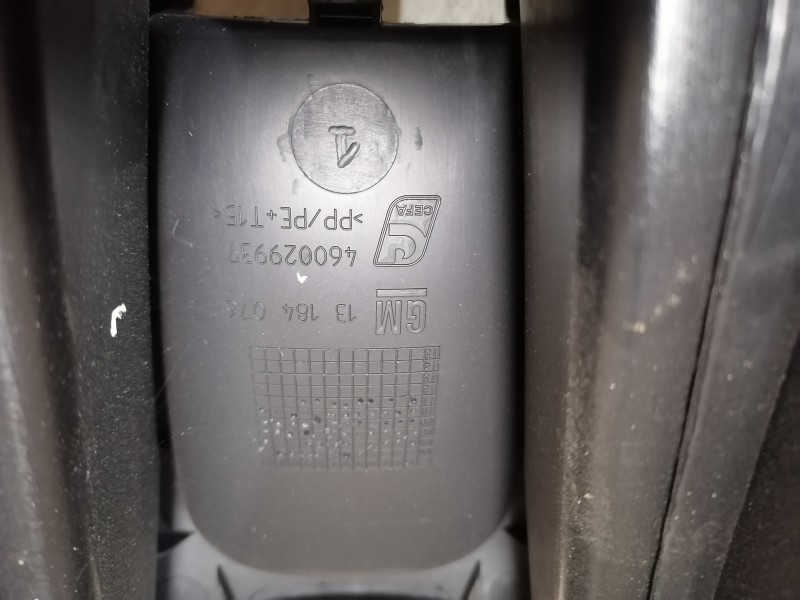 Corsa D консоль центральная